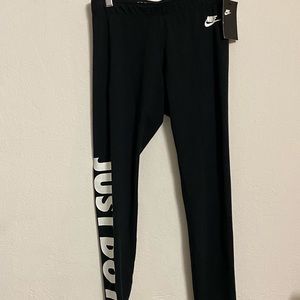 NWT Nike leggings